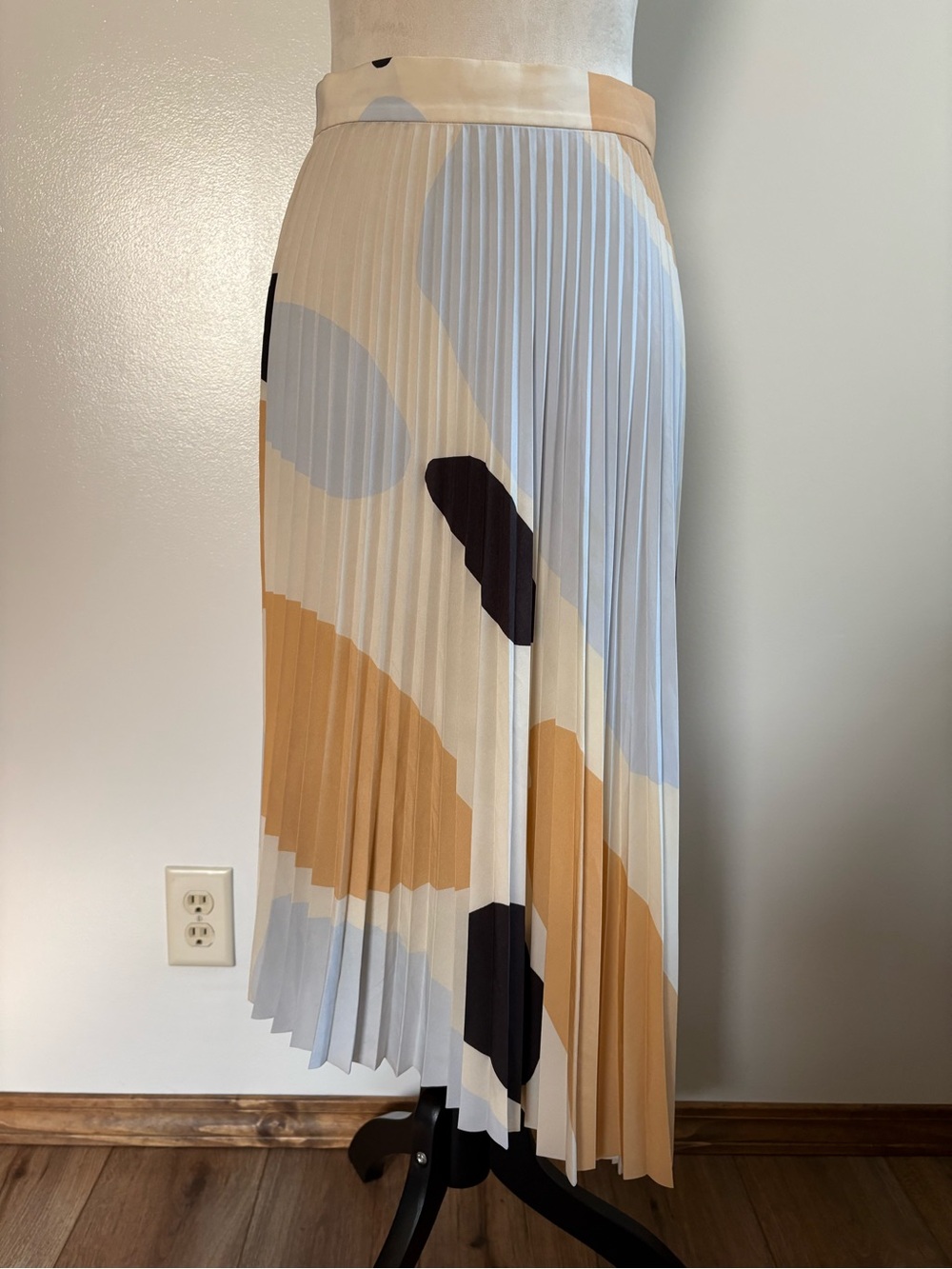 & Other Stories Stockholm Atelier Graphic Plisse’ Asymmetrical Midi Skirt Size 6